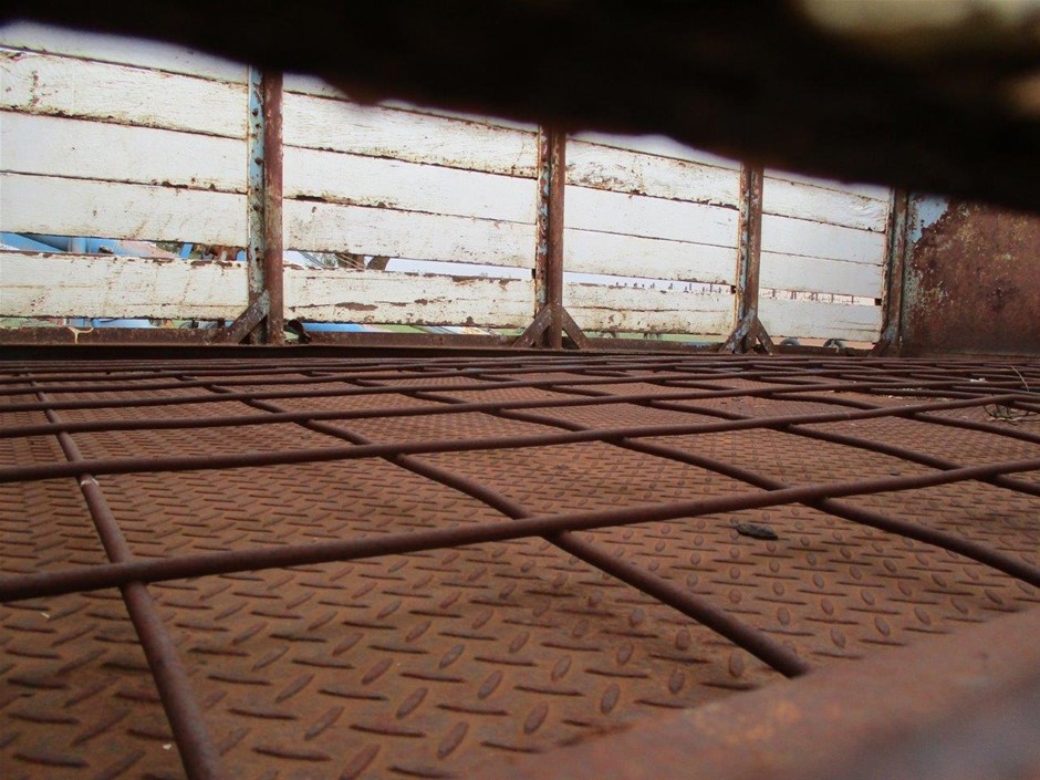 <p>Water Bollards x28</p>