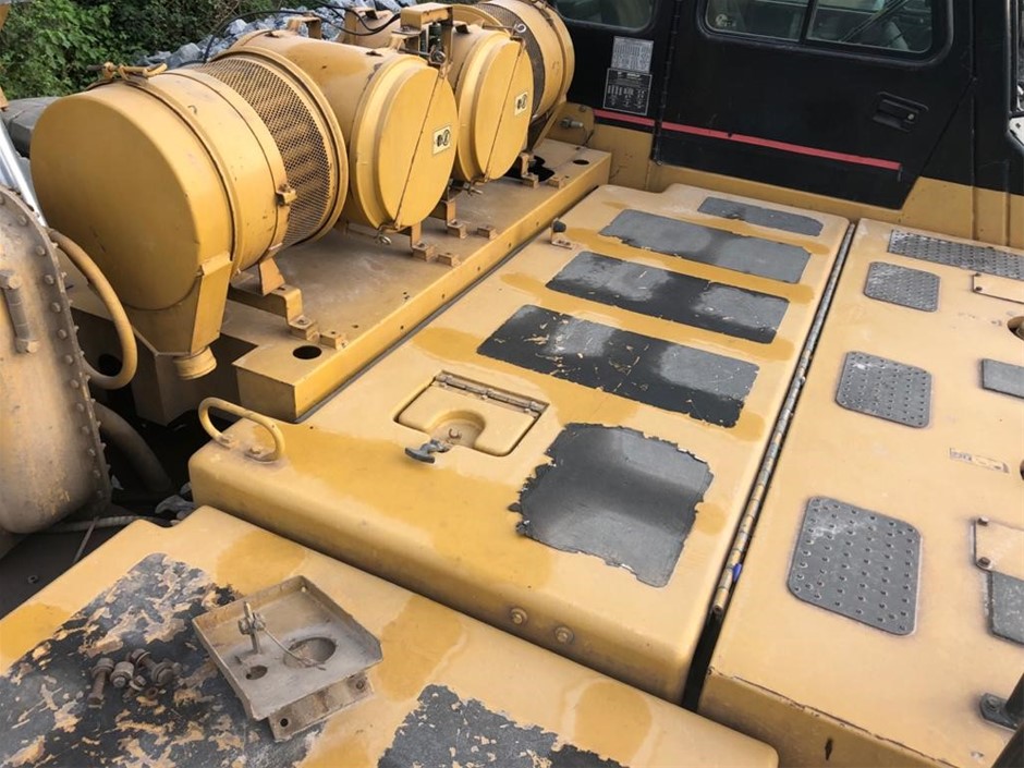 PHILIPS Oscillating Tower Fan 5000 Series, 105 cm, Dark Grey, Model CX5535/