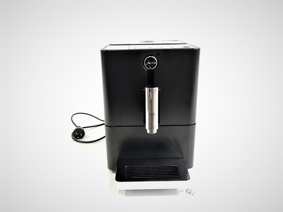 HISENSE 65-Inch Q6QAU QLED 4K Smart TV, Model 65Q6QAU. 