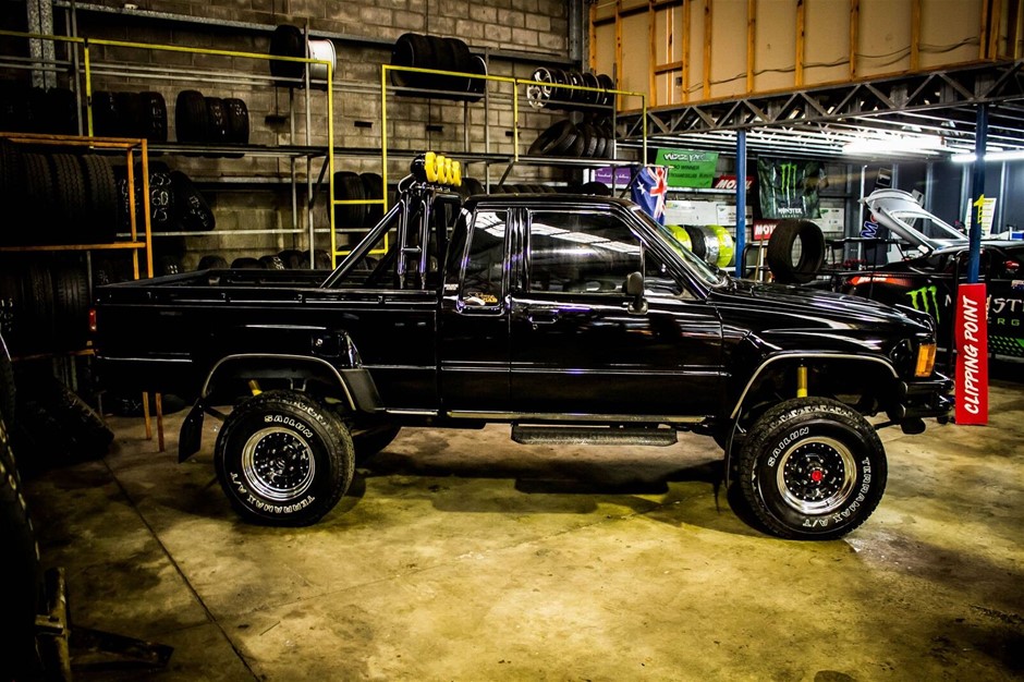 FISHER-PRICE Baby Activity Mat Glow and Grow Kick & Play Piano Gym, Portabl