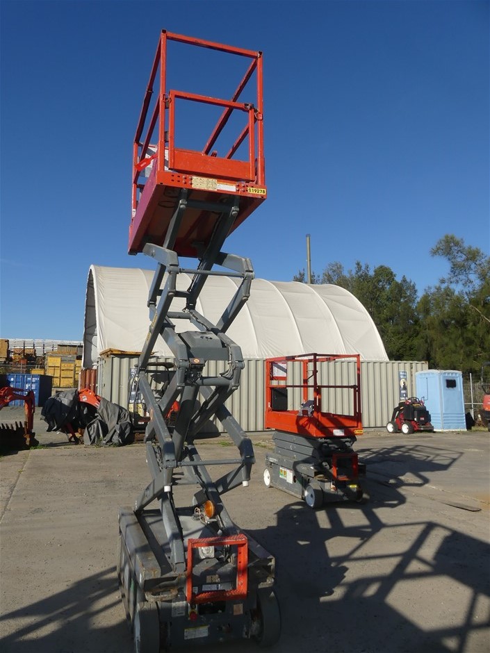 VORNADO 7803 Large Pedestal Air Circulator/Fan.