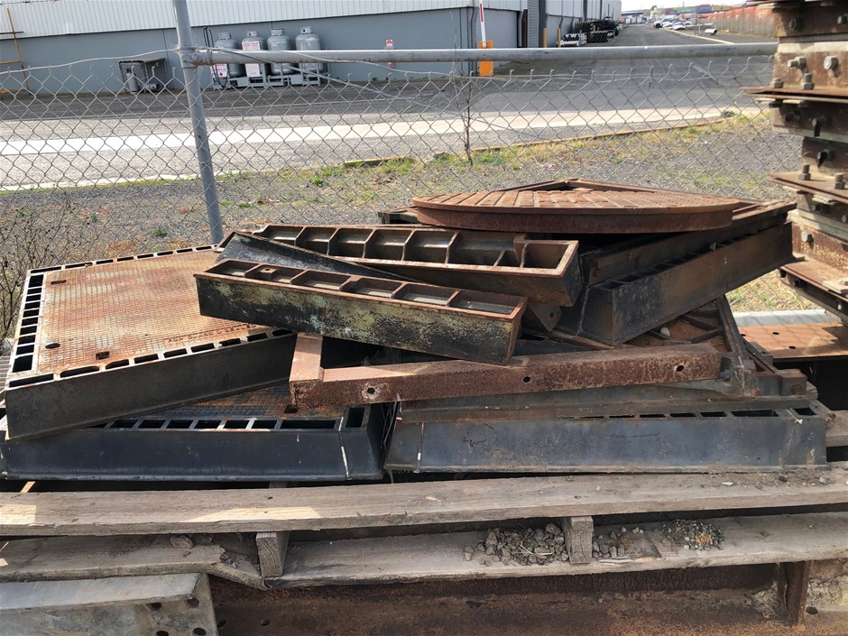 BREVILLE Nespresso Vertuo Pop Coffee Machine by Breville Bundle with Aerocc