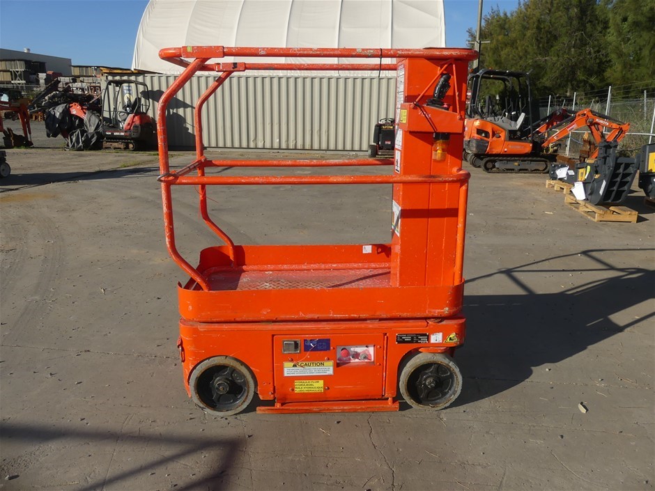 SHARK Cordless Vacuum with Self Cleaning Brushroll IZ102 Blue