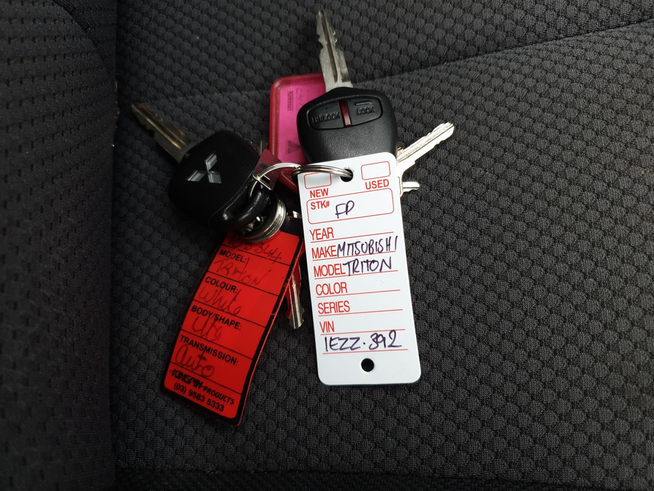 NEW!! LIMITED 2024 BLUEY DOLLARBUCK & BINGO $1 DOLLAR UNC Coin 2 CARD SET