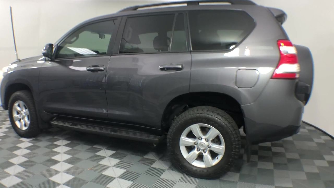 Australia: 2012 Two Dollars QEII Remembrance $2