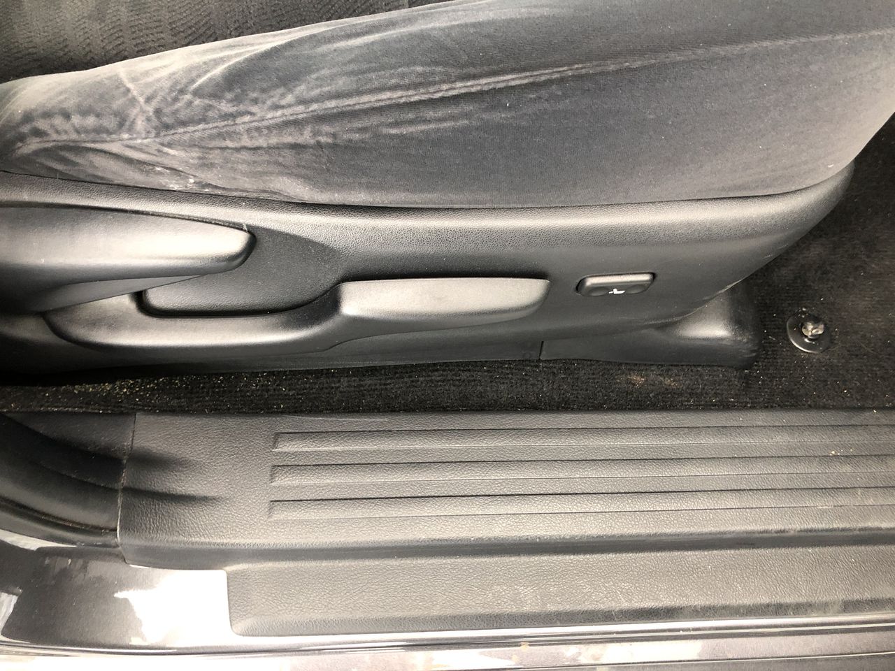 1966 AUSTRALIA FIRST & LAST QUEEN ELIZABETH SILVER ROUND FIFTY CENTS