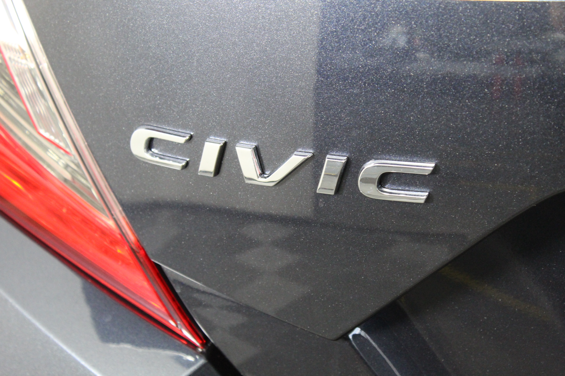 "NED KELLY" Set Of 3 x 1oz Ingots & Display Box Finished in 999 Silver