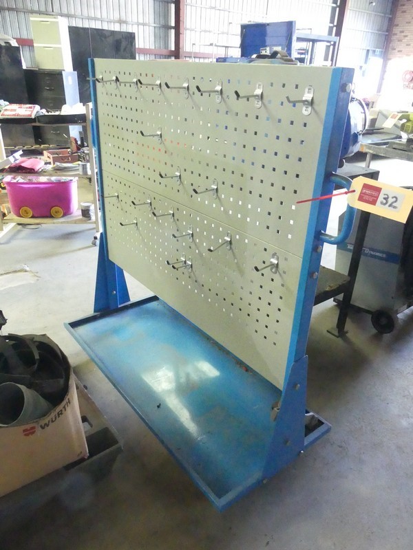 <p>Assorted 10Lt Tins of Paint</p>