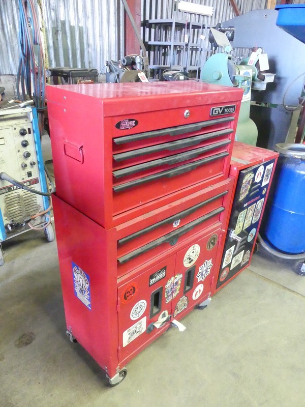 <p>Assorted 4Lt Tins of Paint</p>