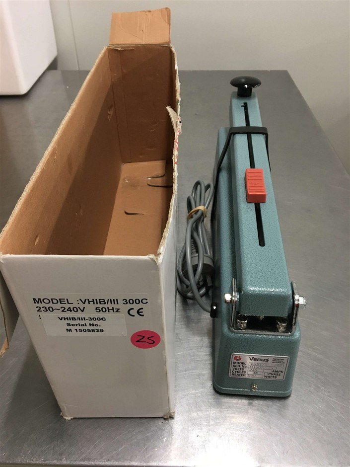 RIP CURL Men's Mirage 20 Inch Search Boardshorts, Size 38, Black. RRP: $109