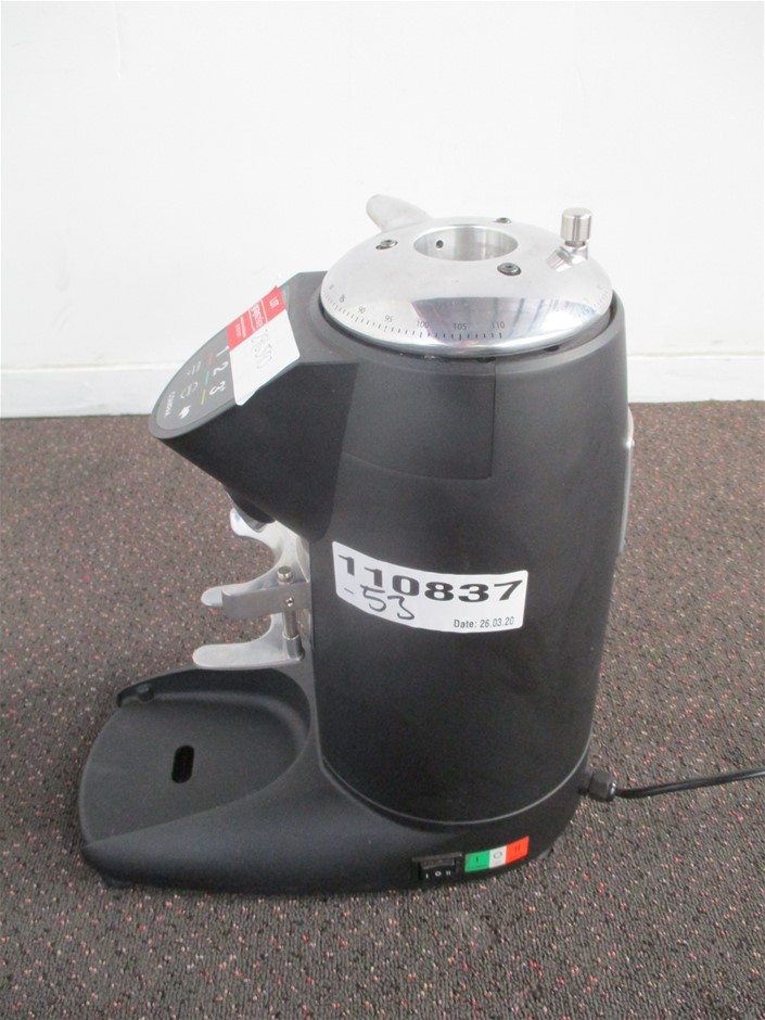 Bradman 5 Dollar Bi Metal Coin on Card of Issue 1996 Issued by RAM