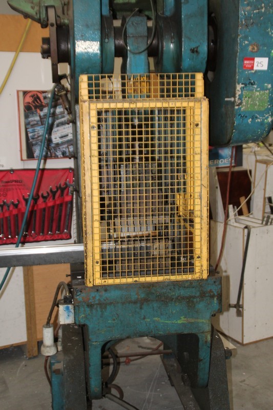 21ft x 19ft Garage / Carport (Unused)