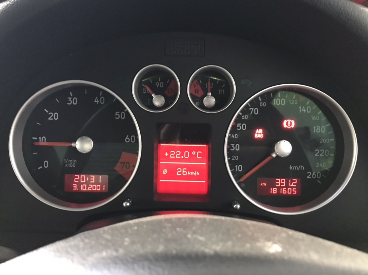 Stunning Rhodium Plated Champagne Crown Heart Ring - US Size 9