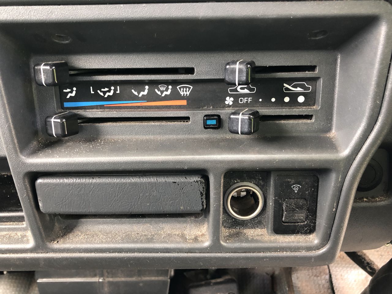 Duchesse De Paris Rosé Brut NV (6x 750mL), France.