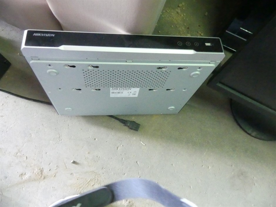 18ct Heavy Rose Gold Plated 5 Ring Lucky Charm Necklace