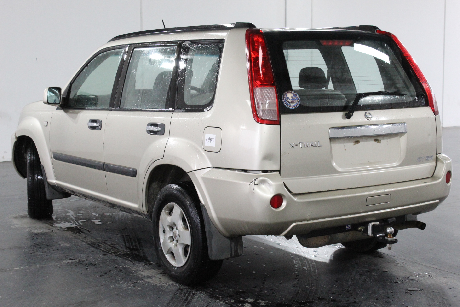 TORK Xpress Multifold Hand Towel, 24x21cm, 21 Packs x 185 Sheets. NB: Damag