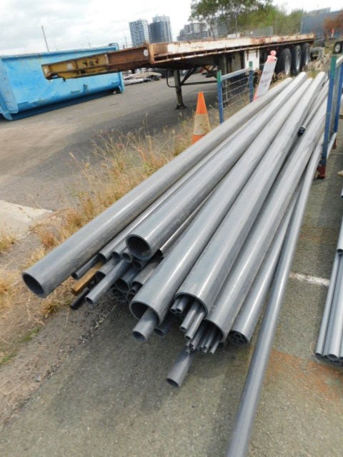 BISSELL 1521F Powerlifter Pet Vacuum Cleaner, Red/Gray NB: Used, not in ori