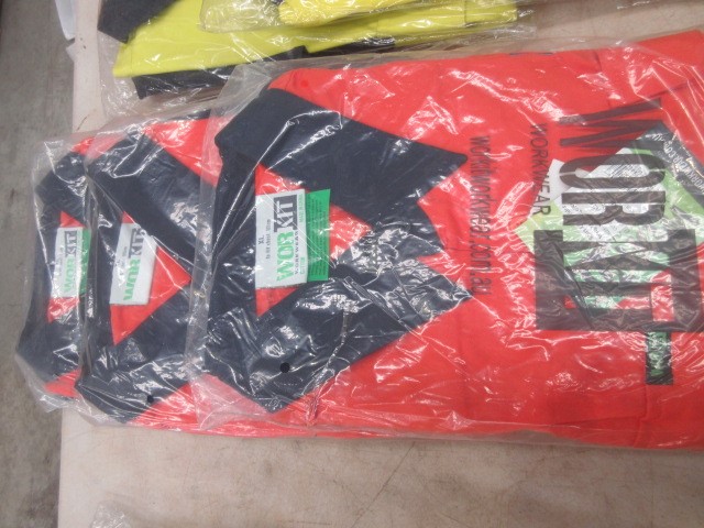 9K Yellow Gold SACRED HEART PENDANT