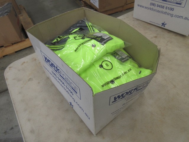 9K Yellow Gold &amp; WHITE GOLD GROVE HUGGIE EARRINGS 14mm28.