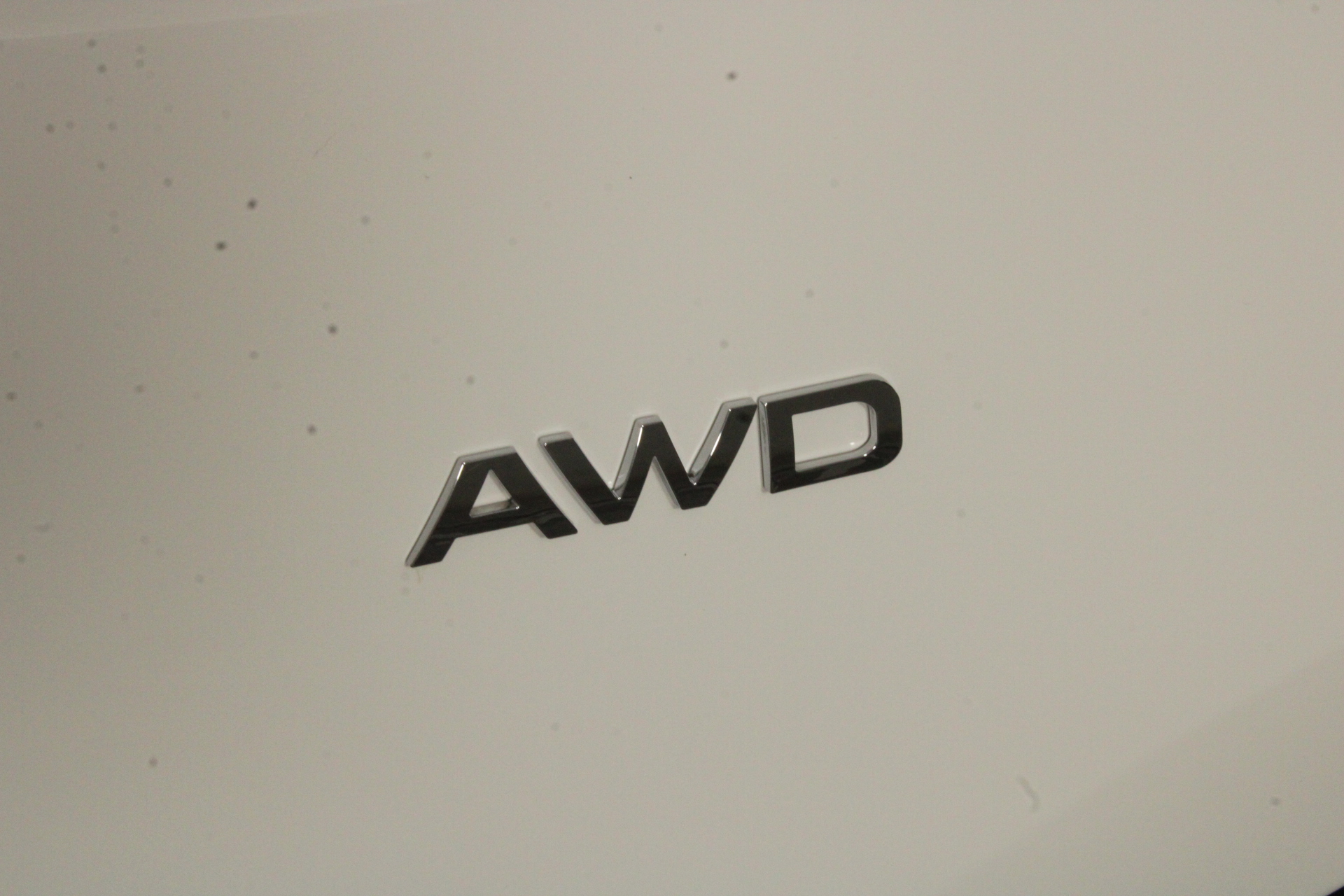 9K WHITE GOLD SOLID HORIZ BAR NECKLACE 41+2cm