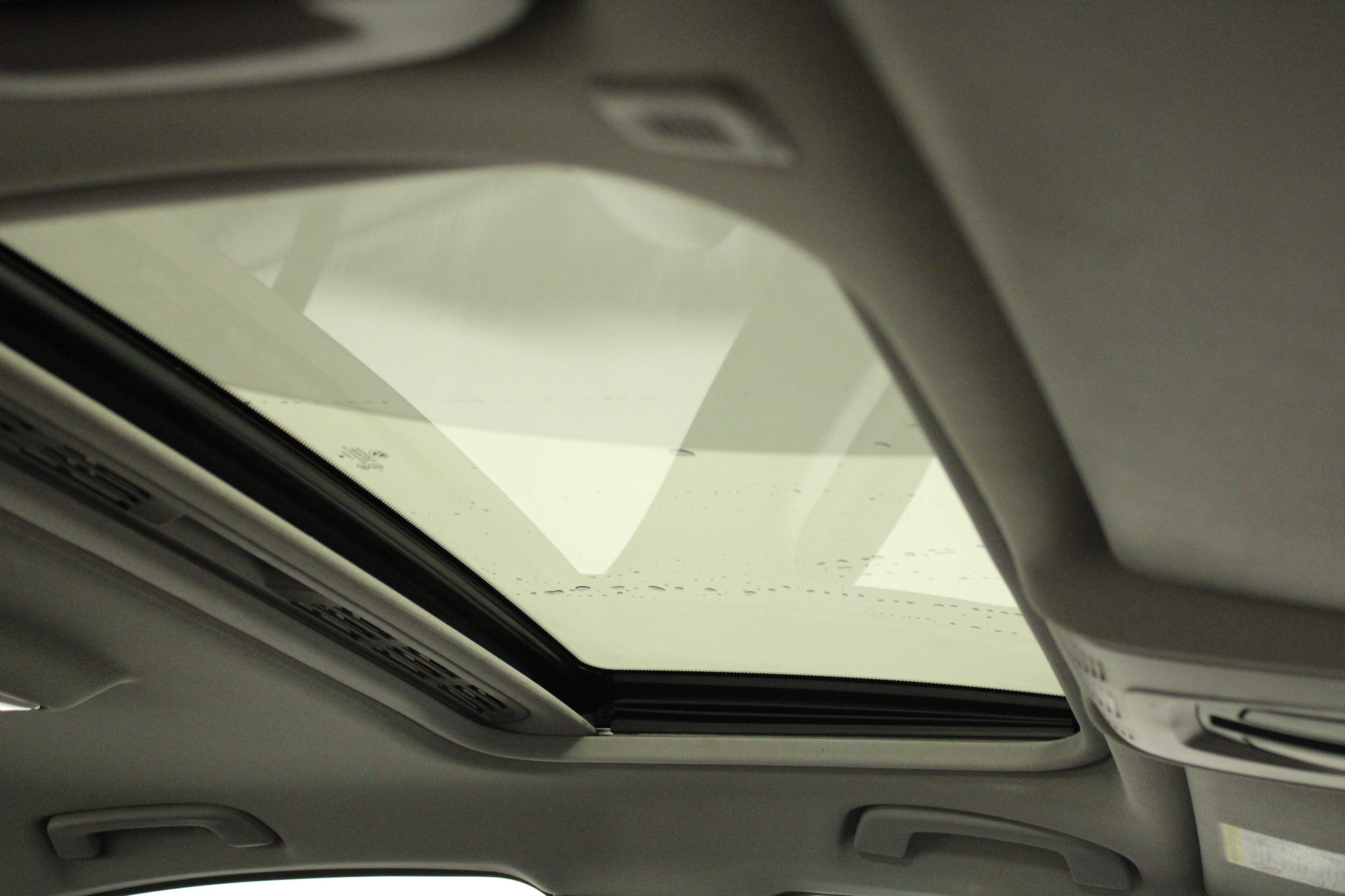 9K Yellow Gold RND TAPERED HUGGIE EARRINGS 14mm