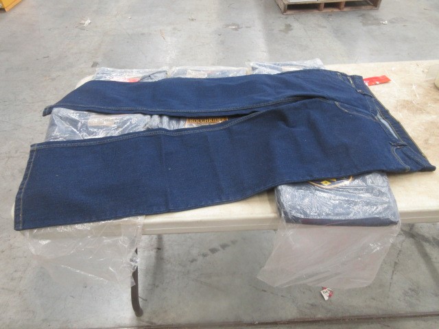 2 x Box of 16pc TRUBAR Plant Based Protein Bars. NB: Damaged packaging.