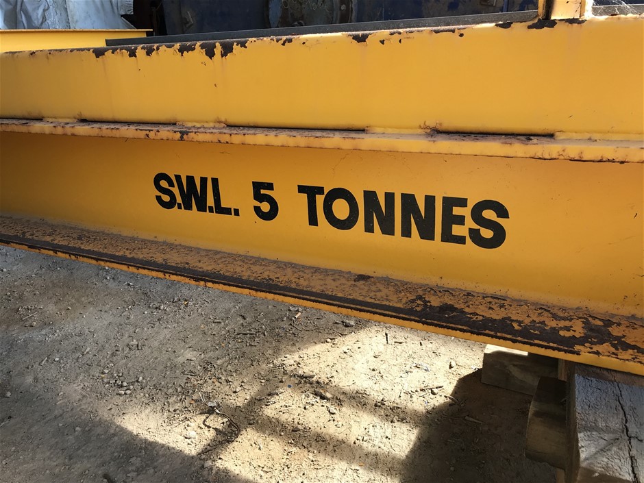 1/100 Scottdale gold bar x 2, 1 Gram Valcumbi bar x 2 & 1g Silver Bar x 2