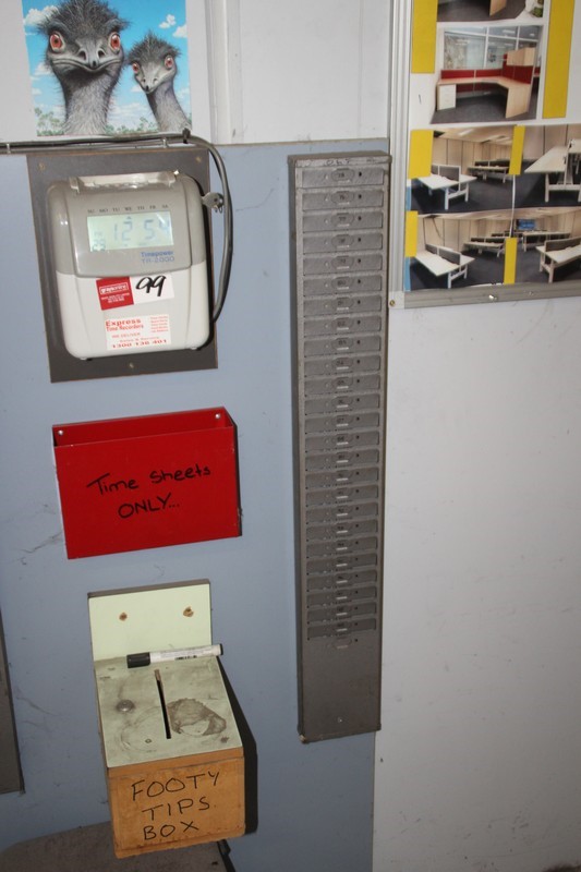 1/10 Oz 999.5 Silver Red Kangaroo & Joey 2025 Australian Bullion Merchants