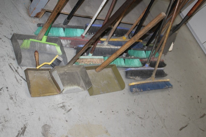 1966 Australian Round Silver 50 Cent Coin Capsule - 80% Silver