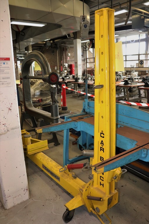 TOMMY HILFIGER Women's Quartz, Shimmer Dial, Mini 26mm Stainless Steel Case