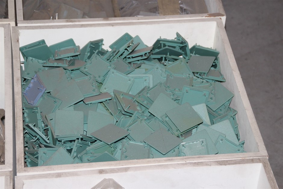 6-Pack GILDAN Men's Tag-Free Crew Tees, Size L (42-44), 100% Cotton, White.