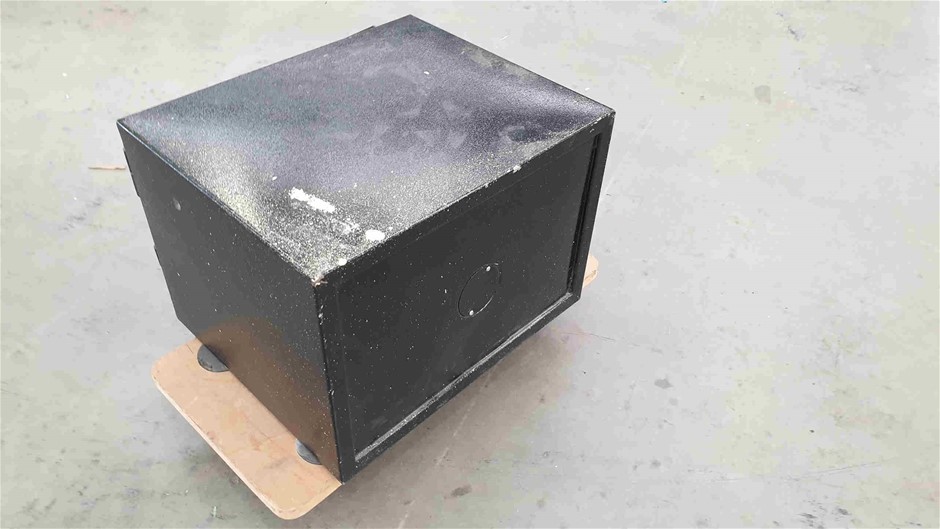 Set of 5 x RUBBERMAID Brilliance BPA Free Food Storage Containers with Lids