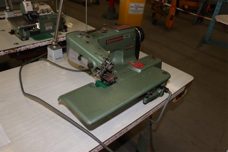 MidWest Homes for Pets Double Bolster Pet Bed fits 18-Inch Long Dog Crates,