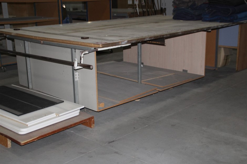 DeWALT 30m Laser Distance Measurer. NB: Minor use & Not in Original Box.