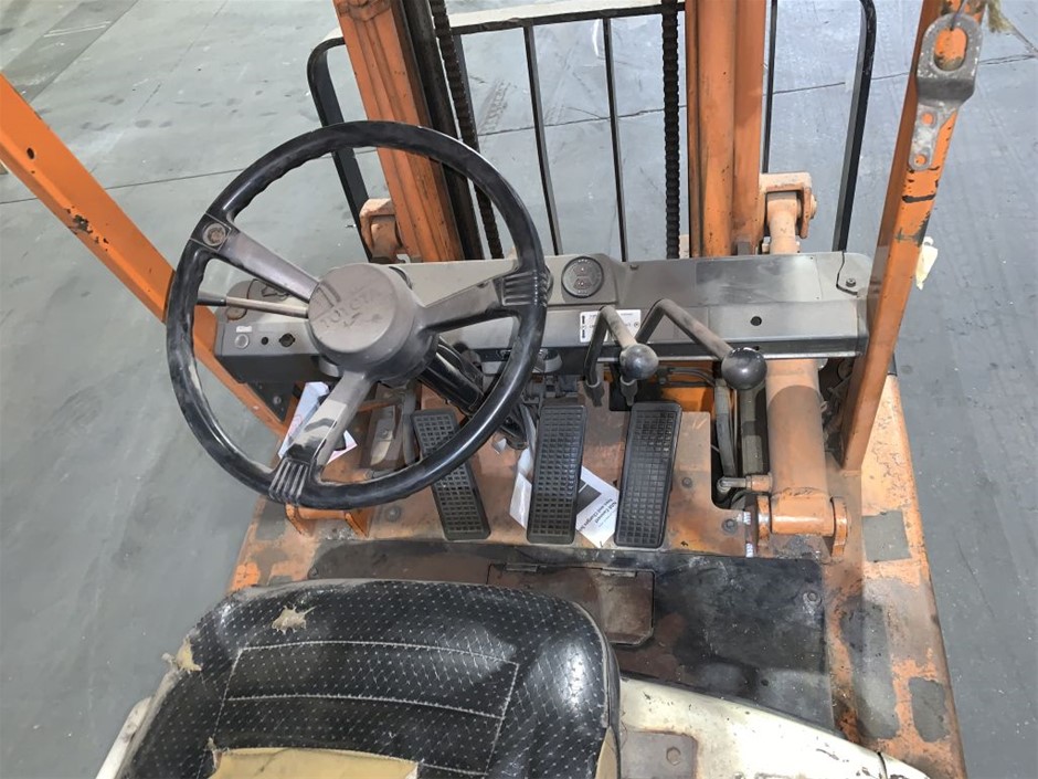 DeWALT 18V 5.0Ah Li-Ion XR Cordless Brushless Compact 300mm (12") Chainsaw