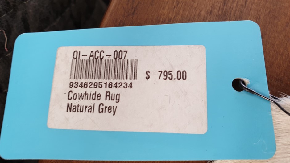 YAMAHA FS400 Acoustic Guitar, Natural Satin. NB: missing strings, no box