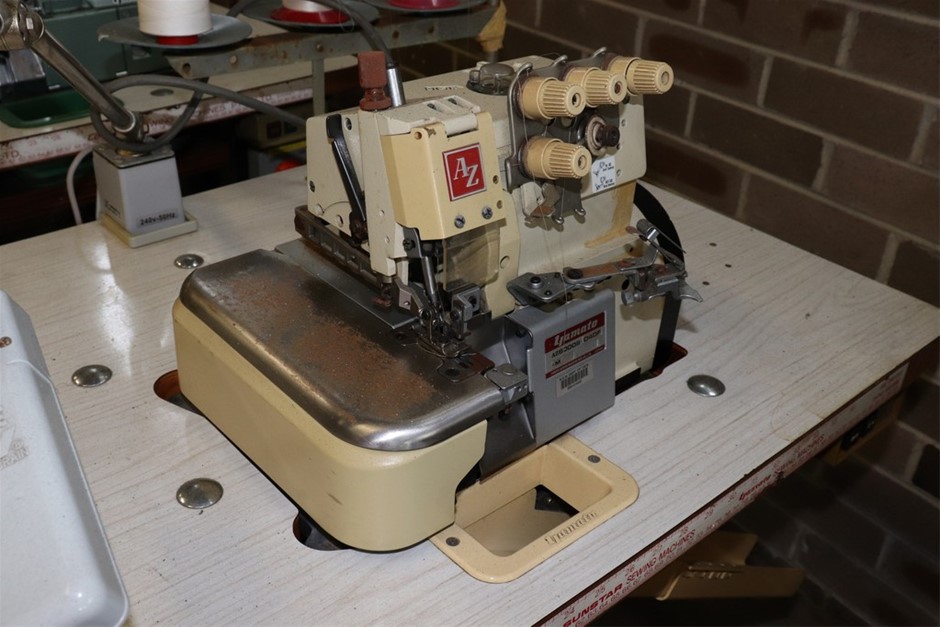 IGLOO Maxcold 58L Wheeled Cooler. NB: Minor use.