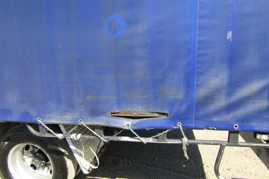 Bleeding Heart Chardonnay (12 x 750mL), NSW.