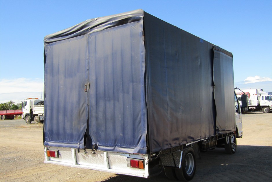 Little Giant Buttery Chardonnay (6x 750mL), Adelaide Hills.