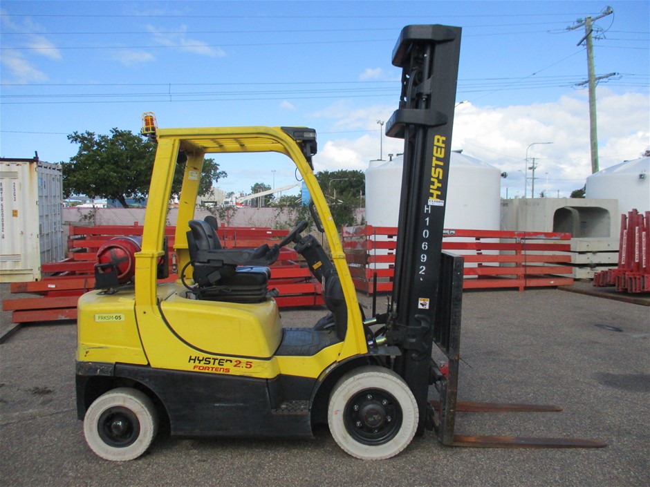 APPLE MACBOOK AIR(A1465)(EMC2558) Laptop I5-3317U 8GBRAM/256GB