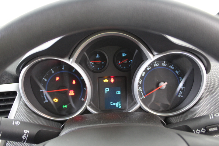 9K YELLOW GOLD 0.33ct F VS TRIO LAB DIAMOND RING