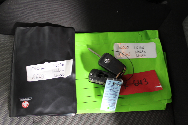 9K WHITE GOLD 0.12ct F VS LAB DIAMOND CROSS BRACELET 17+2cm