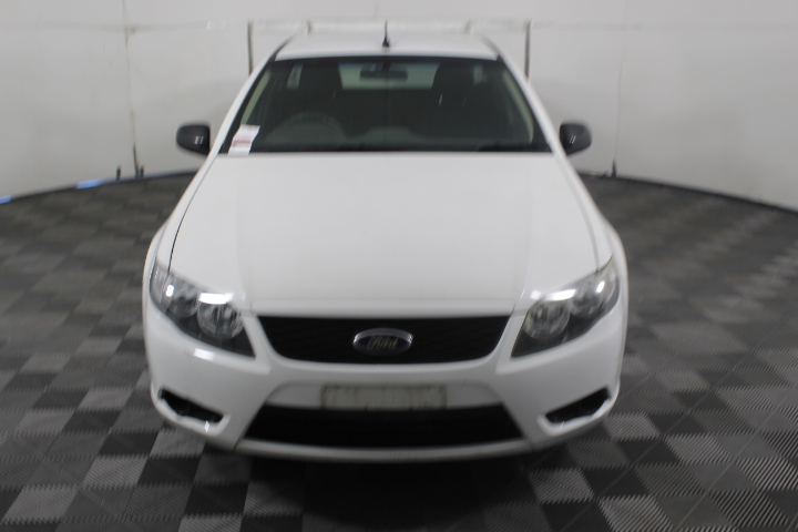 9K WHITE GOLD 0.10ct F VS LAB DIAMOND 3 STONE RING