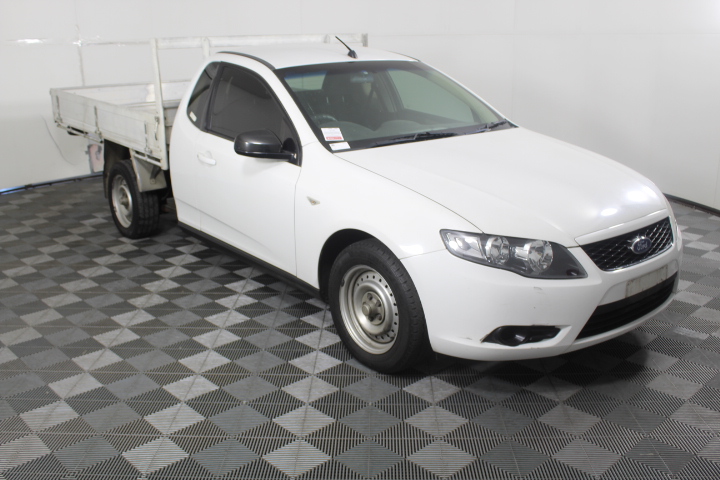 9K YELLOW GOLD 0.10ct F VS LAB DIAMOND 3 STONE RING