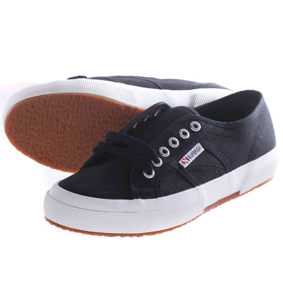 9K YELLOW GOLD 0.10ct F VS LAB DIAMOND MARQ OFFSET RING