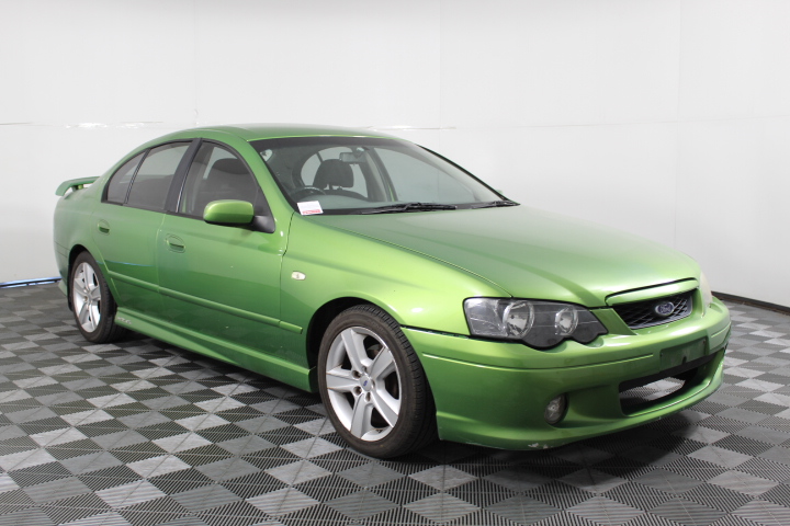 9K YELLOW GOLD 0.25ct F VS GRADUATED LAB DIAMOND RING