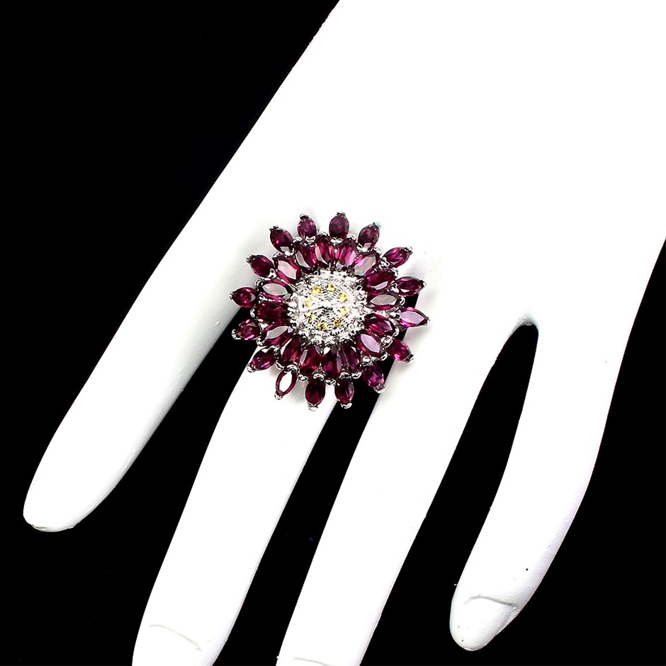 9K YELLOW GOLD 0.75ct F VS LAB DIAMOND FLOWER CLUSTER RING