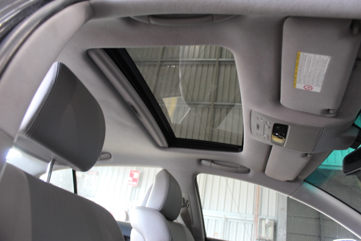 0.11 carat white 5 diamonds round