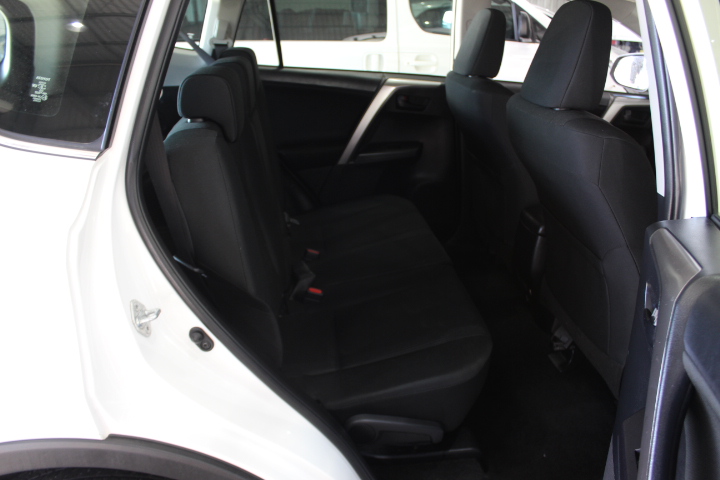 0.16 Carat White 4 round diamonds