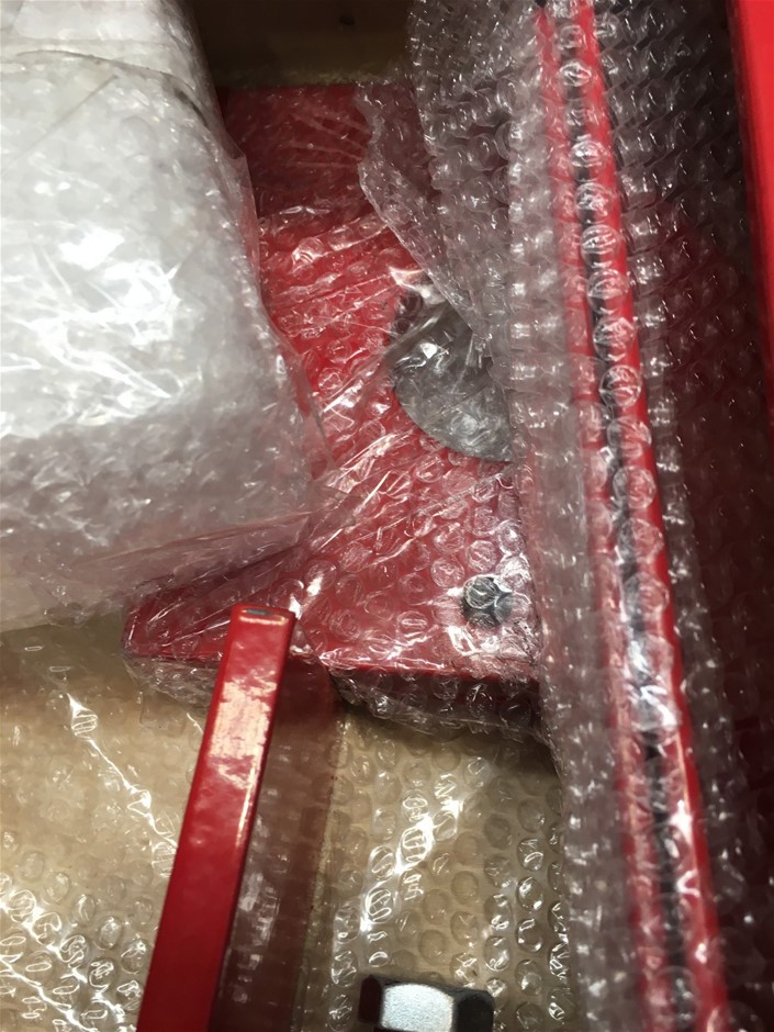 1.5mm Red Round spenelle